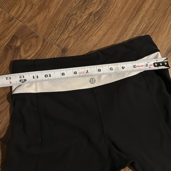 LULULEMON FLARE LEGGINGS - 4 tall - Picture 8 of 8